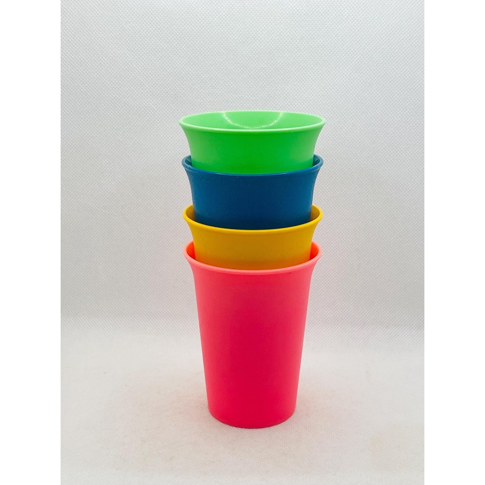 VINTAGE Tupperware Kids Small Juice Cups Pastel Color Bell Tumblers 109 Set of 4